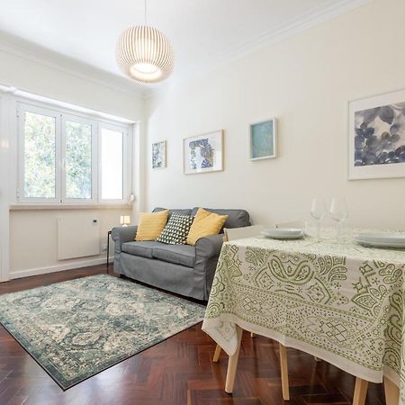 Casa Do Largo - Cozy Apartment In The City Center & With Ac Lisboa Dış mekan fotoğraf