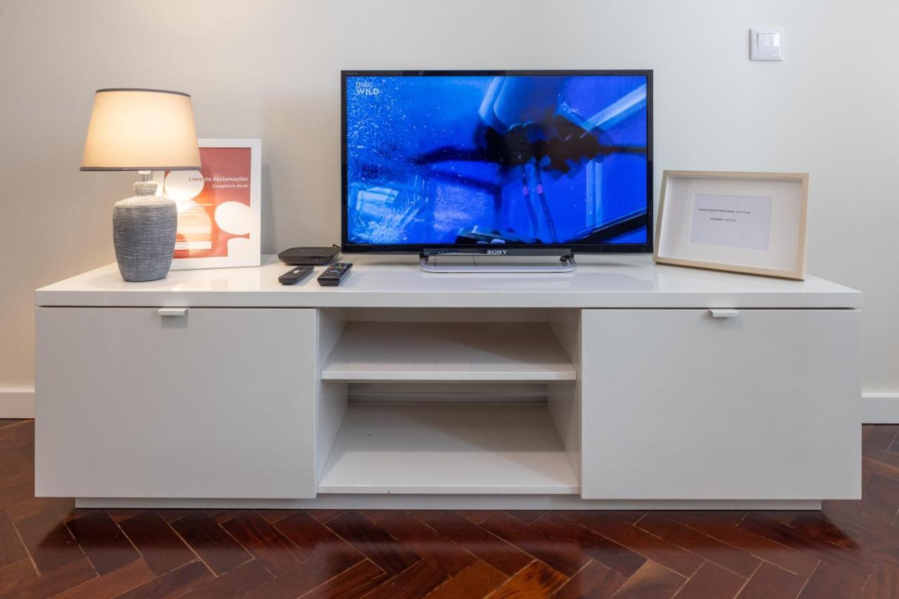 Casa Do Largo - Cozy Apartment In The City Center & With Ac Lisboa Dış mekan fotoğraf
